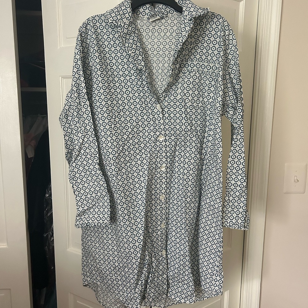 Elegant Geometric Print Sleep Shirt